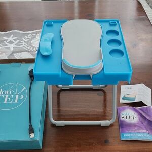 NWOT Salon Step Deluxe in Blue